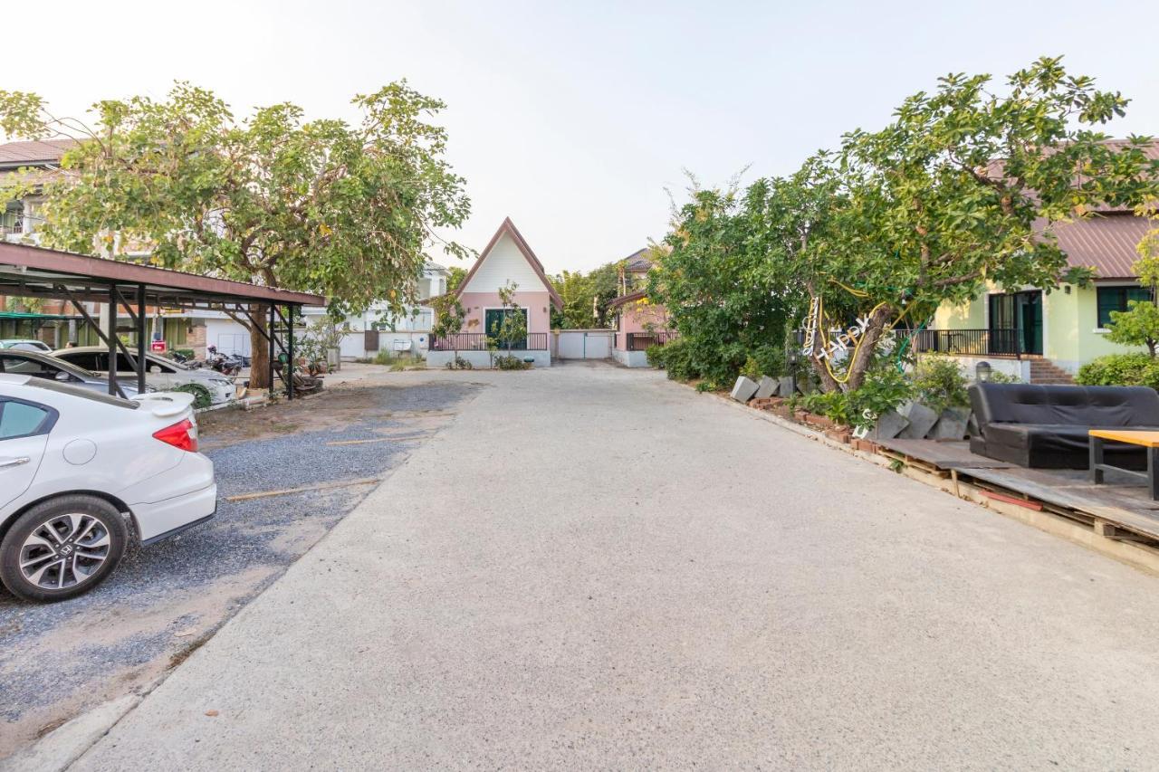 Oyo 798 Reurn Mareena Resort Nakhonratchasima Exterior foto